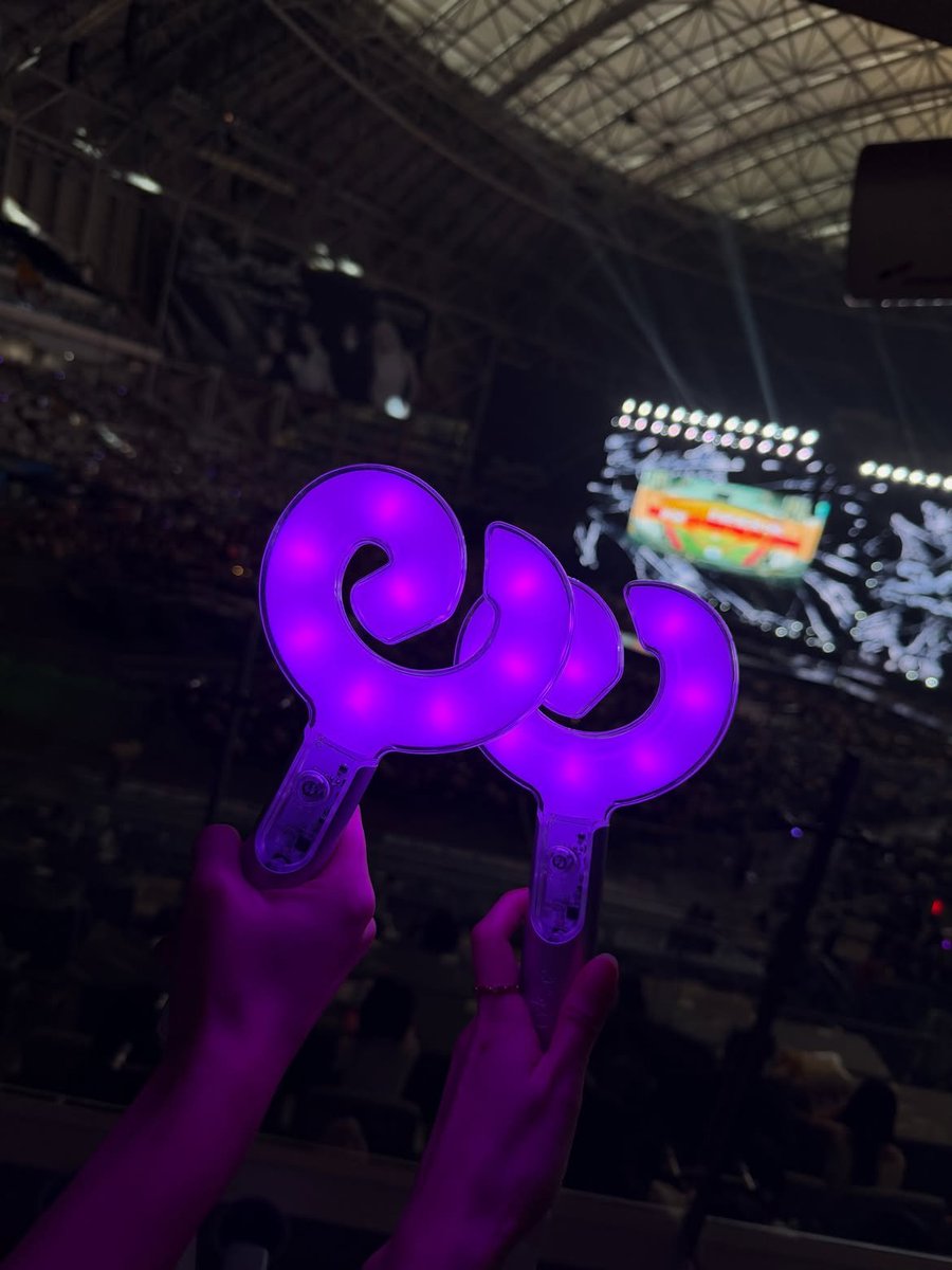yoosilver tweet picture