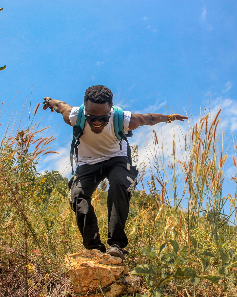 Rhedojosephs's tweet photo. Good morning from Kyapa Hill! ☀️⛰️

You really can’t beat this view one of the absolute best spots to overlook all of Kasese Town from the top.

 #KyapaHill  #ExploreKasese  #VisitUganda https://t.co/xgt1ZiZlsP