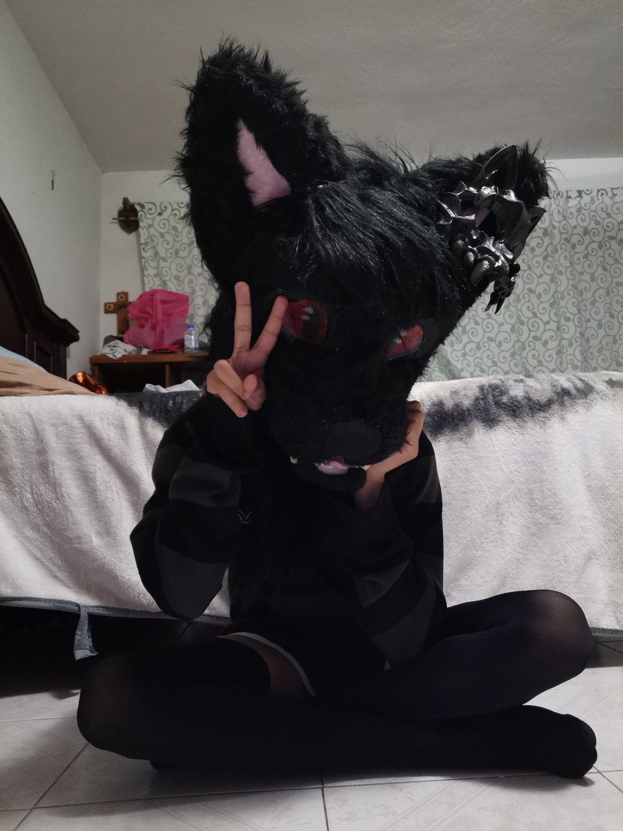 ShadowFoxsUw's tweet photo. Hehehe ewoooo~
#Fursuit #FursuitPaws #Paws #feetfetısh #FurryAD https://t.co/LCy3X5Jfzb