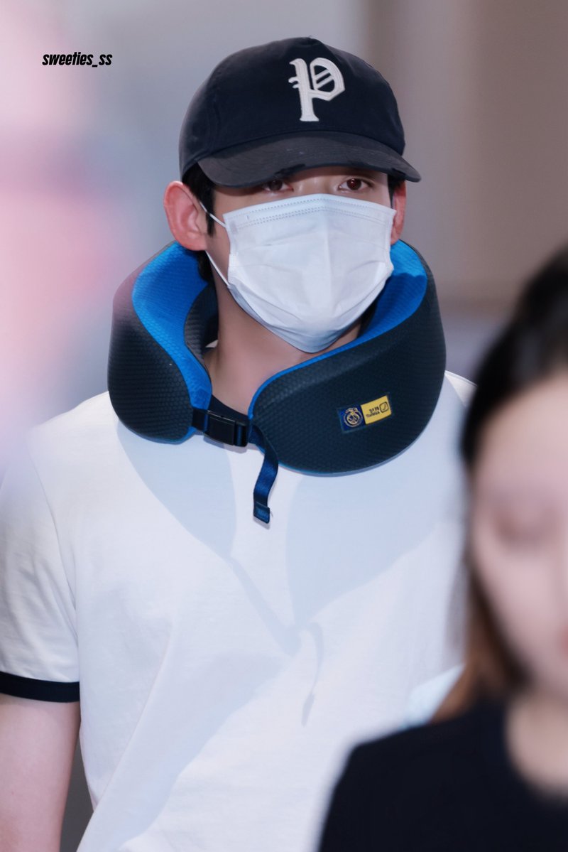 sweeties_ss's tweet photo. #kimyoonsik #김윤식
#金允植 #검사실의제안 

260810 인천 입국 https://t.co/fWESQK5SwE