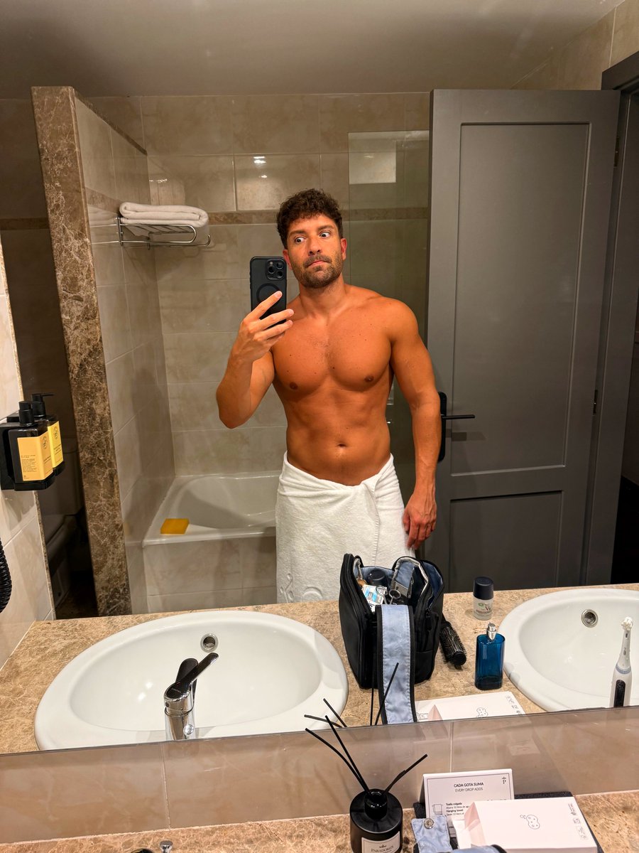 CelebrityStory4's tweet photo. Pablo Alborán - 9/8/2026 https://t.co/SN8R95kZqW