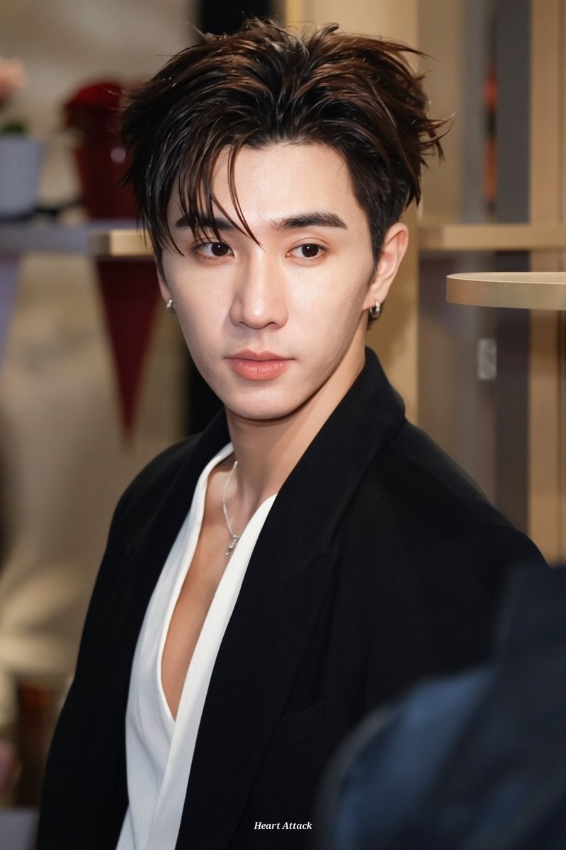 xheart_attackx_'s tweet photo. เฮียกันต์ดิวะ

#PerthTanapon https://t.co/cSnFvZynJm