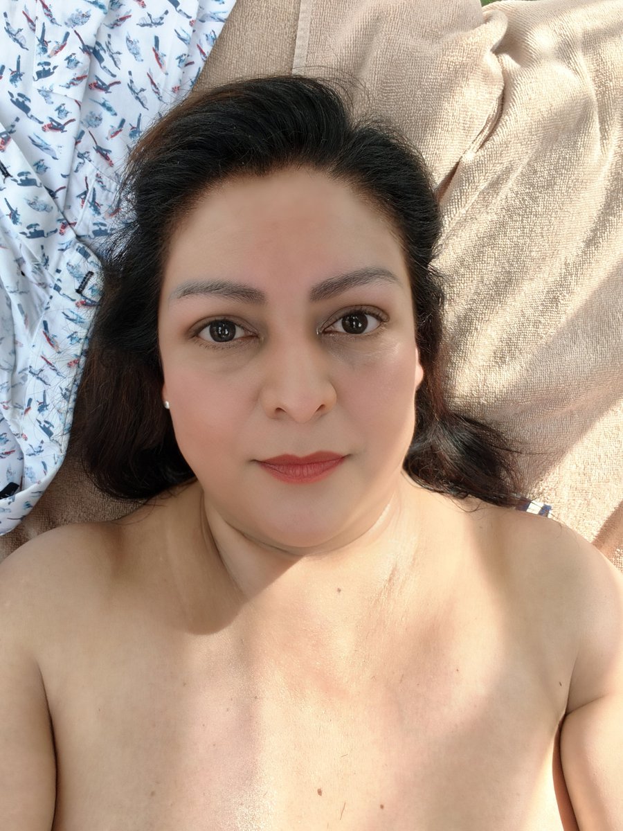 GSyMA2's tweet photo. Festejando un año más en DESIRE RESORTS 🥳😈!!! https://t.co/CYtjkoJFT0