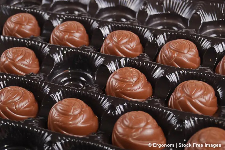 stockfreeimages's tweet photo. There is no such thing as too many chocolates...correct? 😁
https://t.co/pcSu6NWhl1
#Chocolate #Chocolates #ChocolateLover #Choco #SweetTreats #Dessert #Foodie #Yummy #Delicious https://t.co/pkNiMwnvdG