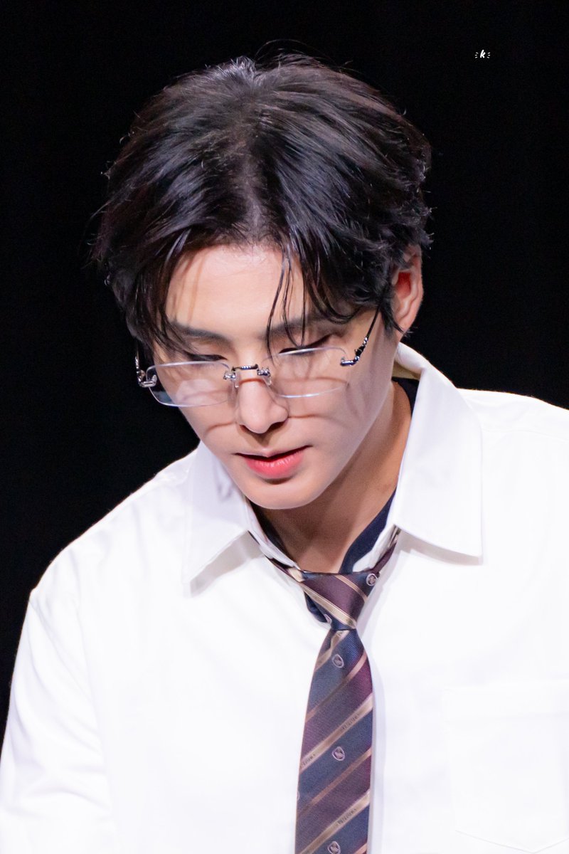 sunshine_0K's tweet photo. 260808 뮤빗 대면

정말 좋은 느낌을 받았어요.......

#데이식스 #영케이 #YoungK https://t.co/pTBmG5w4gD
