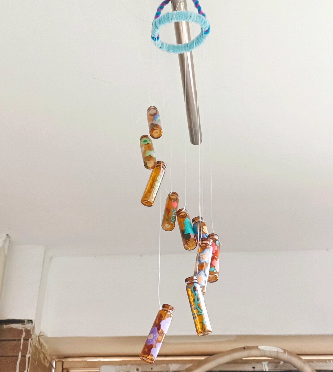 GayeTeetsrf2's tweet photo. [Turned an old glass jar into a stylish pencil holder with jute twine and hand-painted dots—trash to treasure for my desk!] https://t.co/N3Ve1gOMmT
