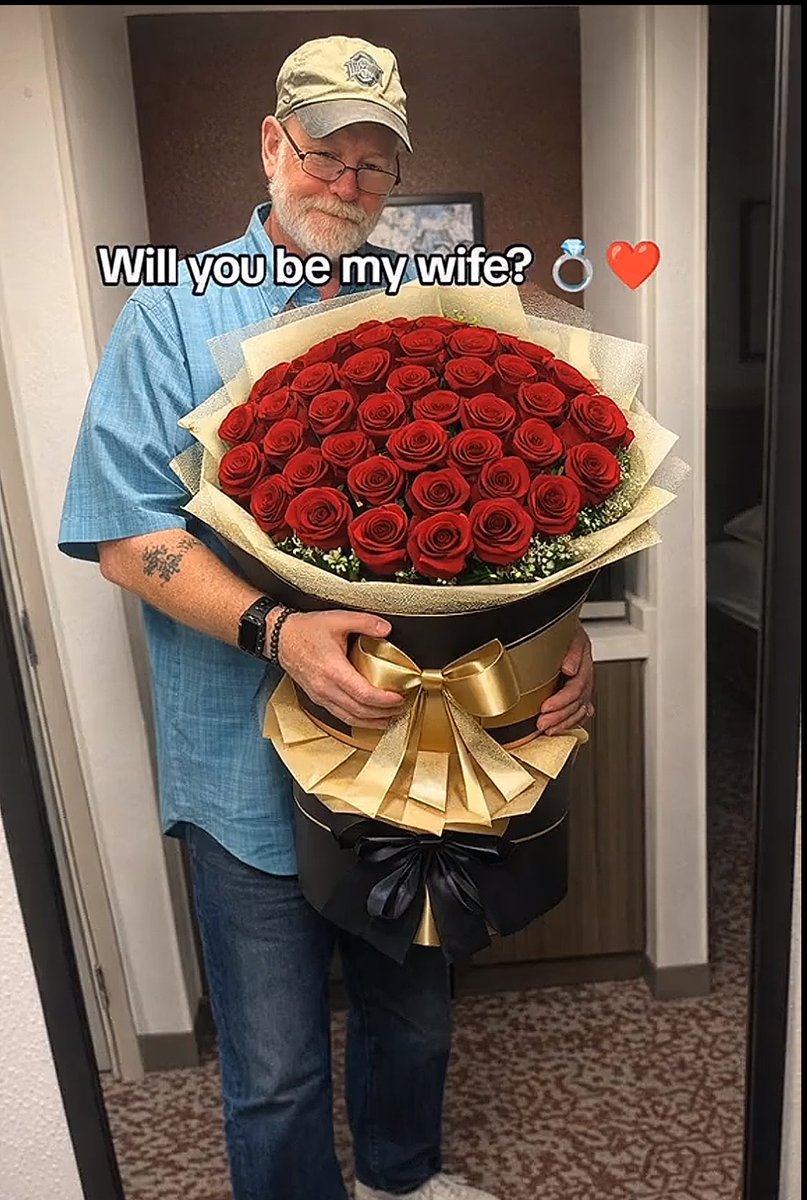 nwalleycat's tweet photo. Will you be my wife? https://t.co/O9zOMDwCXb