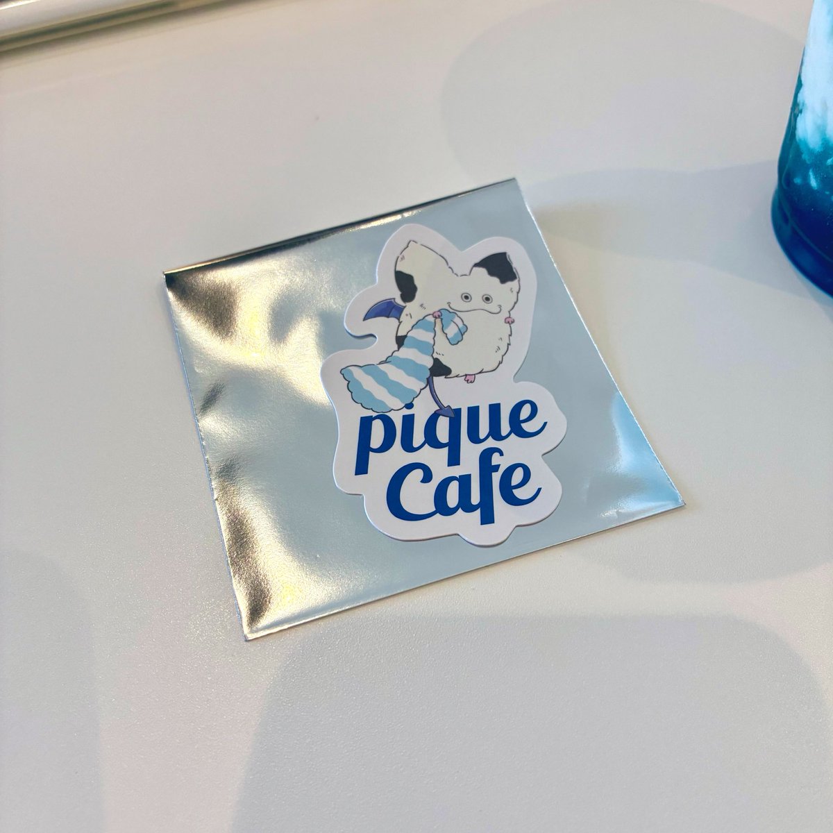 skt1cc5's tweet photo. 緩募【交換】 PIQUE CAFE encounters DRAGON QUEST ドラクエ ジェラピケ カフェ ステッカー

譲▼
モーモン

求▼
おおきづち
スライム（赤）
キラーマシン

緩募のため海浜幕張または都内手渡しのみ

よろしくお願いいたします https://t.co/5ECI7rKFtF