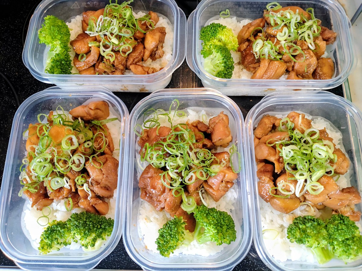 moriharu0's tweet photo. 今週は
鶏の角煮風弁当

土曜日働いたので
今日は休暇

お手本レシピでは
ブロッコリーなしだけど
入れておいた

今回は傑作かもしれない・・・笑
結果がよければ
夜ごはんにも出せる https://t.co/4v7Bo07zM9