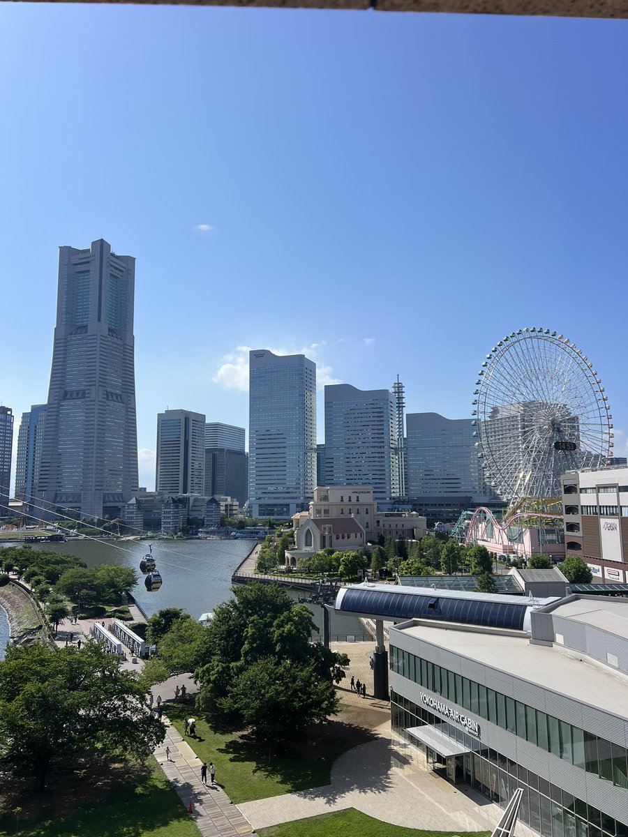 tarisu18's tweet photo. ホテル到着！眺め最高✨
夜が楽しみ😊 https://t.co/z4pHxoUrv2