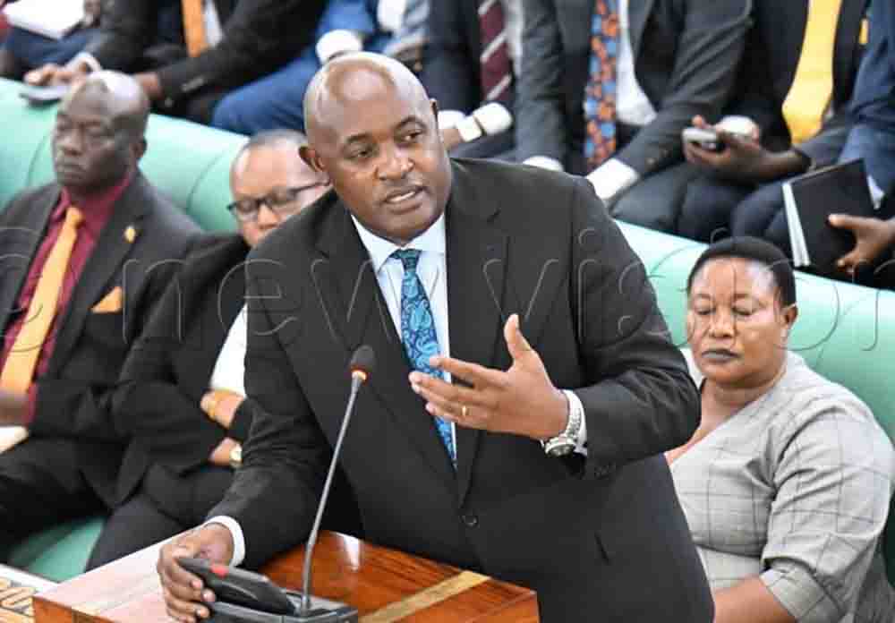 newvisionwire's tweet photo. New twist in medical interns’ funding plan

The Uganda Medical Association (UMA) has criticised the Government’s position, saying discriminating against interns based on how they financed their education is unfair and will ultimately hurt patient care. UMA president Dr Frank Asiimwe said all interns perform the same work regardless of whether they studied under government or private sponsorship.

DETAILS 👉👉https://t.co/1VfG6jXTaa

#VisionUpdates