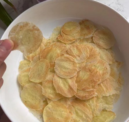 CyrilWinfr06bm's tweet photo. Nothing beats the joy of sharing crispy potato chips u0026 tangy fruit gummies with your favorite people! Who’s getting a snack pick-me-up today https://t.co/gWiO3nxF2e