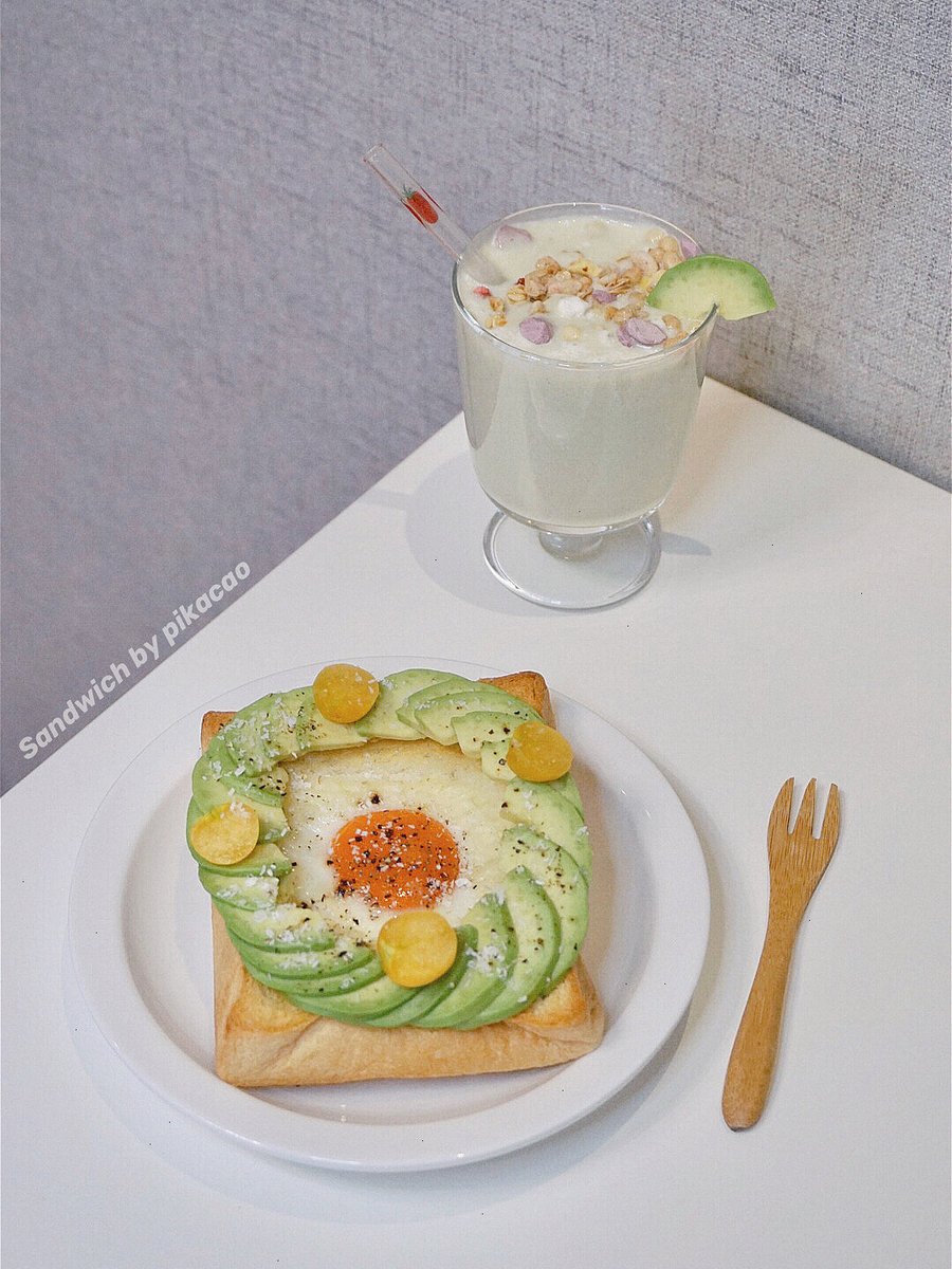 getliketj's tweet photo. Just whipped up creamy avocado egg toast with a sprinkle of chili flakes—perfect quick snack that’s savory, fresh, and takes 5 mins!， https://t.co/uA7jCIX0hA