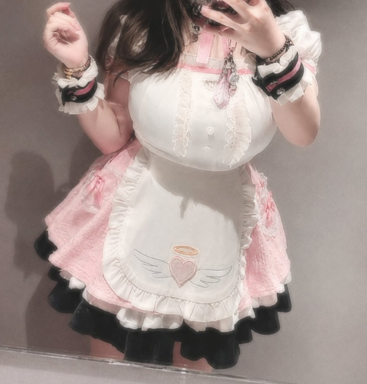 leilagurcan's tweet photo. コンカフェの面接で衣装がパツパツで合うのなくて落ちた経験あります🥲 https://t.co/9o48vyhP3x