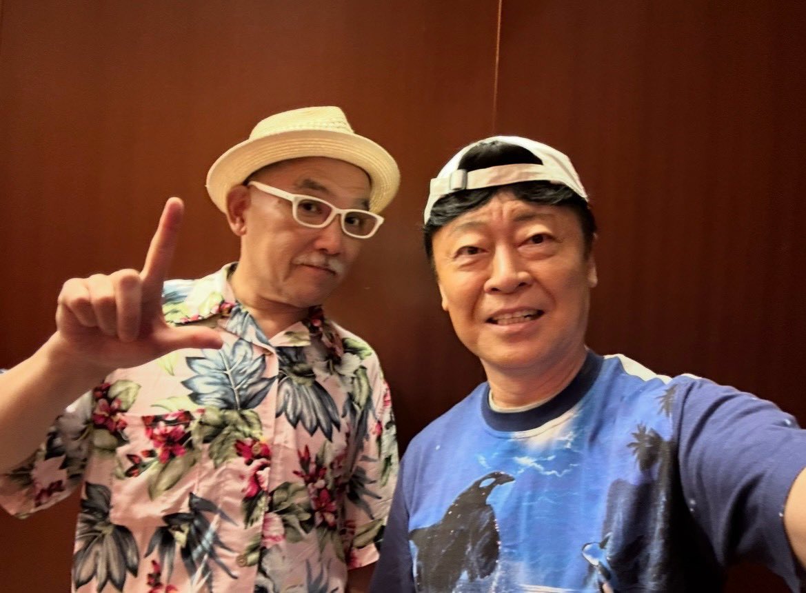 Nabeken45690's tweet photo. 昨日「シン-ダンレボ」千秋楽を無事終えました。
お客様から「楽しかった❗️」の声を沢山いただき、僕自身がとても楽しかったです😆
また楽しんでいただける舞台をお届け出来るように精進します😉
ご観劇いただいた皆様、応援してくださった皆様心より御礼申し上��ます🤗 https://t.co/nbDfWlhqId