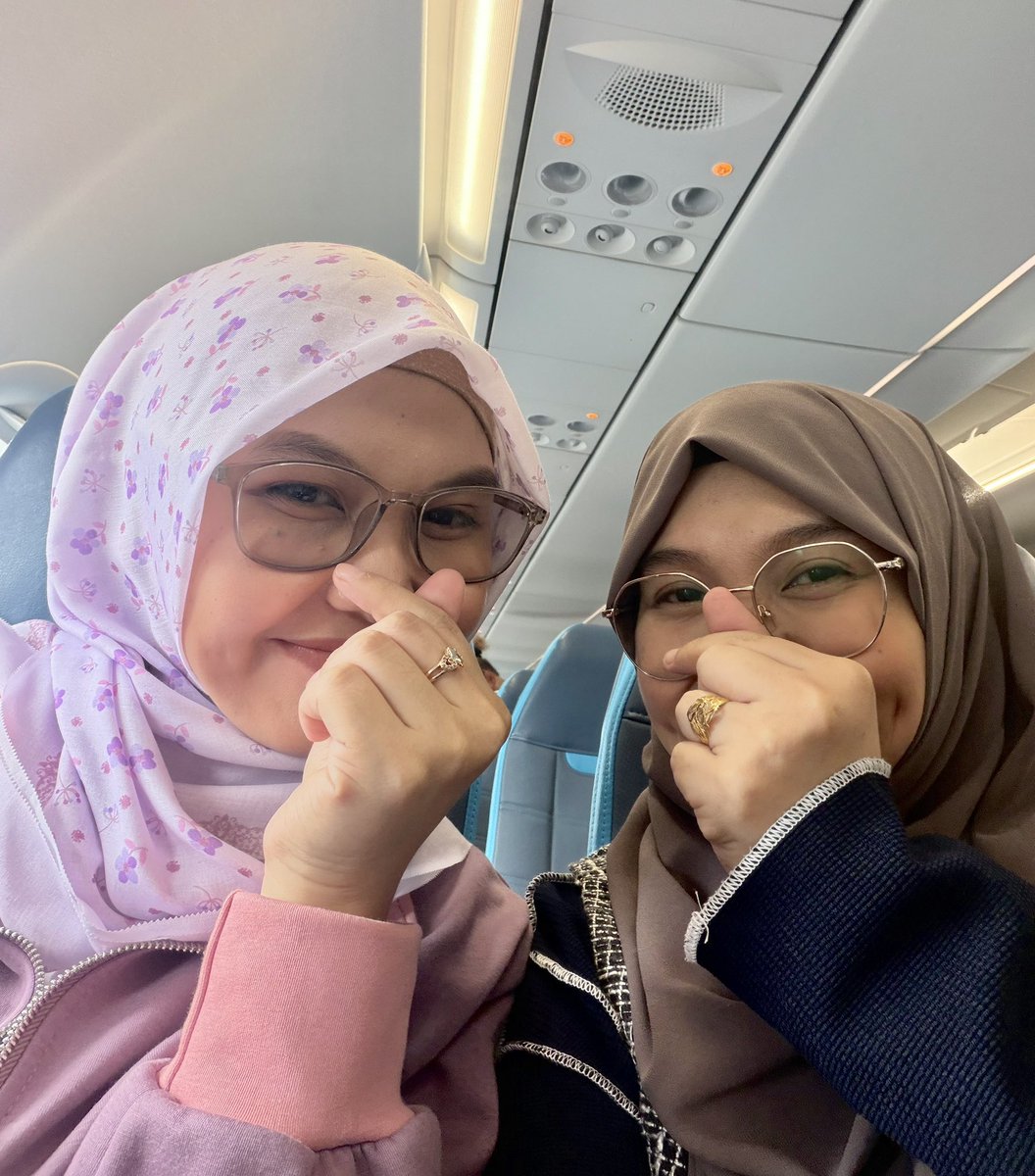 Tnzboo's tweet photo. Uuwi na ang trentahin na to sa malayong kabihasnan ng Mindanao. Salamat sa napakagandang core memory Dustin @dustinyuu and Bianca @biancadeveraa
You poured all your heart sa fancon nyo mapasaya lang kami, and sobrang sumakses kau dun. Grabe, THE BEST, the amount of happiness at kilig na hanggang ngaun ramdam padin namin, walang makakapantay🥹✋🏻

2 nights in MNL at dalawa lang ang itinerary, NFT at Eraya and it was all worth it. Hindi man tayo personal na magkakila2 pero sobrang love ko kau both. Always know andami naming nagmahahal sa inyong dalawa, lagi’t lagi hanggang dulo. 

Stay inlove our #DustBia and always2 choose each other no matter what. Hanggang sa muli 💛