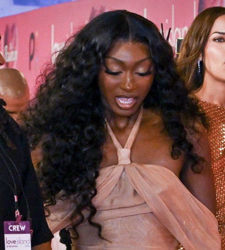 fiercecomet's tweet photo. DON’T DO EM LIKE THAT ANIYA!! #loveislandusa https://t.co/UJj8OgcpOu