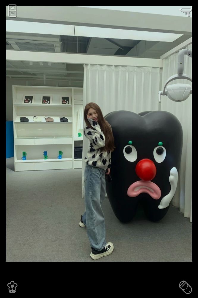 aaa_nayu's tweet photo. Autumn teaches us that every conclusion marks a fresh beginning; what fades away simply enters a period of rest, awaiting a future resurgence. 😙 Refrigerator Repair The refrigerator is substantial. https://t.co/ECKOGOXigr
