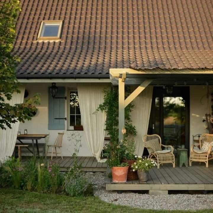 viutiwul's tweet photo. Step into this sunlit wooden haven where trailing plants, soft textures, and warm natural light turn every corner into a peaceful. https://t.co/gqzvqpgoiW
