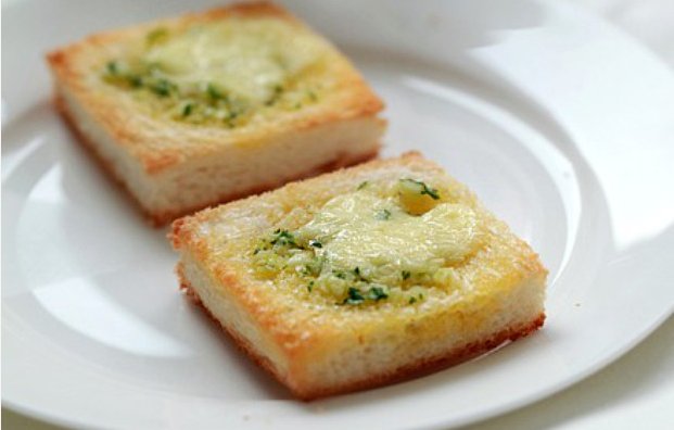 DJesseWeber's tweet photo. Just whipped up cheesy garlic bread with leftover bread u0026 garlic from the fridge—crunchy, fragrant, and so satisfying! ， https://t.co/wuLiT7WME0
