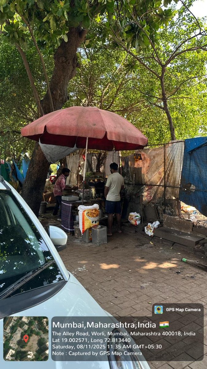 worli_residents's tweet photo. . @mybmc @mybmcWardGS Rampant illegal cooking & encroachments opposite Khanna Plot on Alley Rd/Venus Lane, Worli. Food cooked next to filth, BMC plot misused. 8-month-old pics, zero change! @AshwiniBhide @mayor_mumbai @TawdeRitu @Worli_PS #Mumbai #Worli https://t.co/kjcGMjcAp4