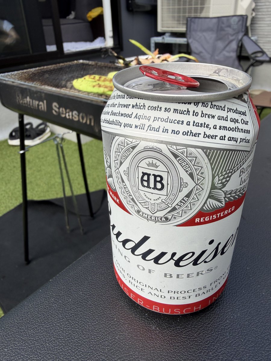 whisuke808's tweet photo. バドワイザーで乾杯🍻
お家最高🥺 https://t.co/0ZoflIHmBA