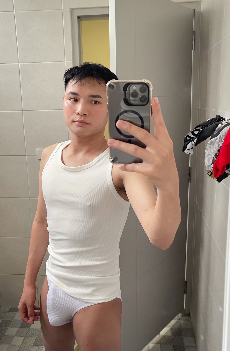 Billypaottl's tweet photo. วันจันทร์ สีขาวครับ🥰 https://t.co/4I1rOzNSzx
