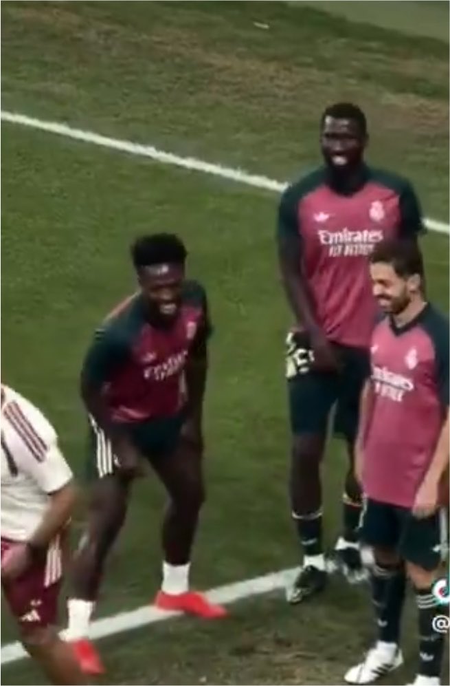 theMadridZone's tweet photo. Vini Jr., Bernardo Silva and Antonio Rüdiger 🤝😁 https://t.co/ybPW3XBPC3