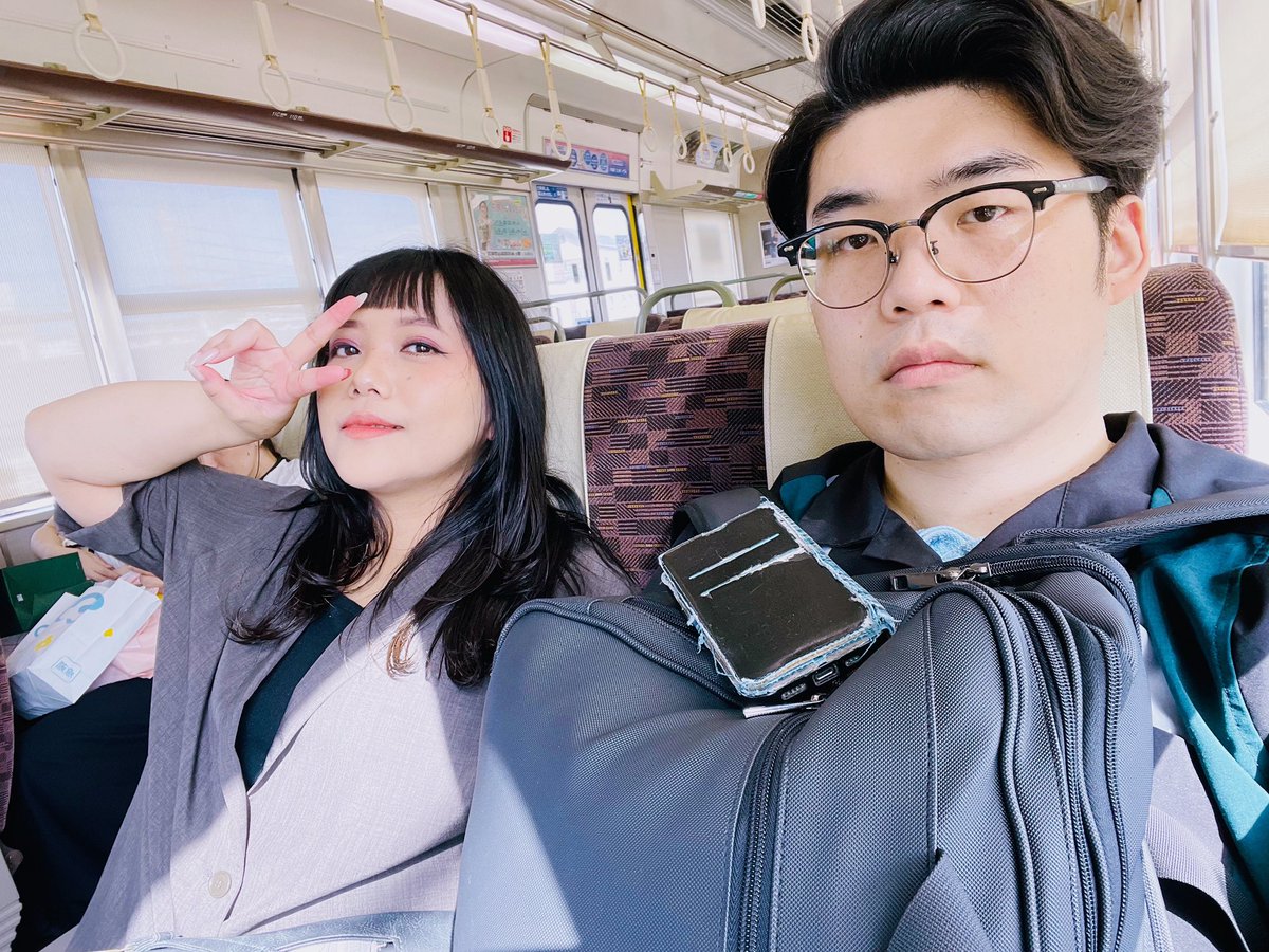 checical_cacco's tweet photo. 向かっております！
￣￣￣￣￣￣￣￣￣￣
皆様本日《17:00》から生放送です🔥
サイマル放送でどこからでも視聴可能！
18:00からは我々のライブコーナーも🎙️

🔗 https://t.co/z2AuiZ4yeS https://t.co/GFqtwR2ilR