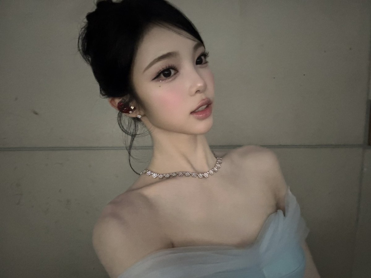 ianpicts's tweet photo. weverse update ♡ #ian https://t.co/DbdZHecANy