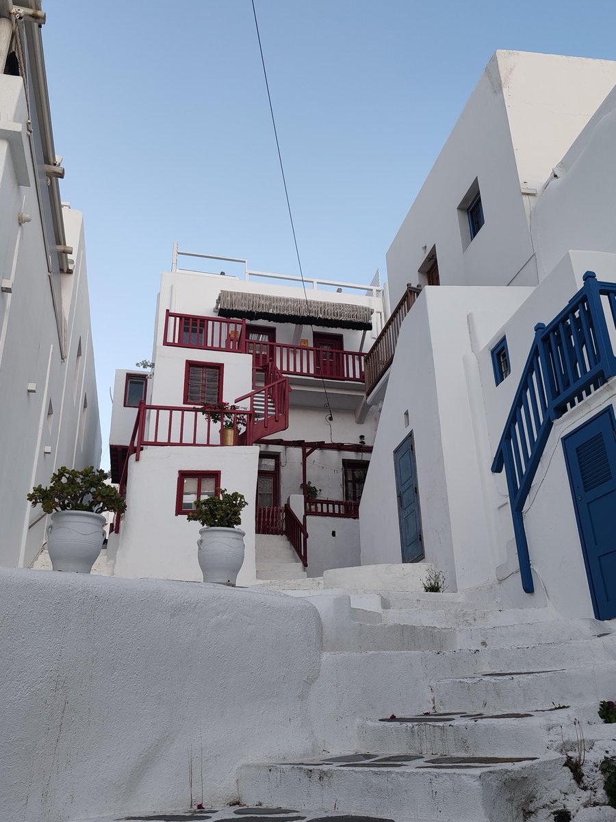 DonaldRivert's tweet photo. Nice spot in Mykonos, Greece. OC. https://t.co/MWz5rAxktf