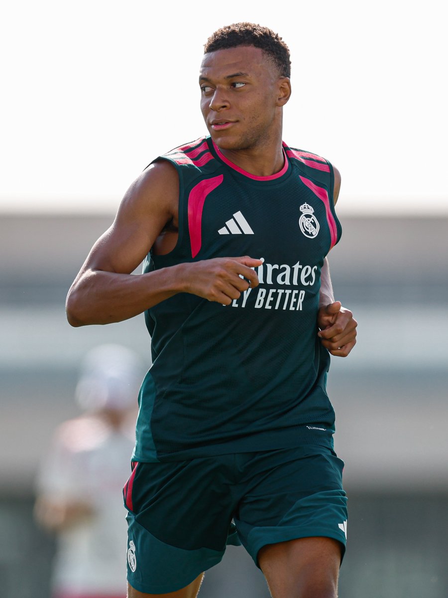 realmadriden's tweet photo. 🔥⚽ @KMbappe https://t.co/JjJMi19K6f