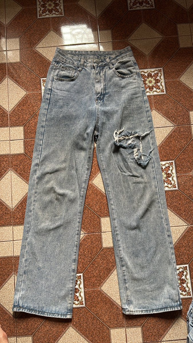 usedbymoji's tweet photo. กางเกงยีนส์��้าย Vintage Size:M
เอว25 ยาว42 ทรงสวย
ส่งต่อ120฿รส💵
ไม่มีตำหนิ
#ส่งต่อเสื้อผ้ามือสองราคาถูก #ส่งต่อเสื้อผ้ามือ2
#โล๊ะตู้มือสอง #ส่งต่อเสื้อผ้ามือสอง https://t.co/yBHN21px4x