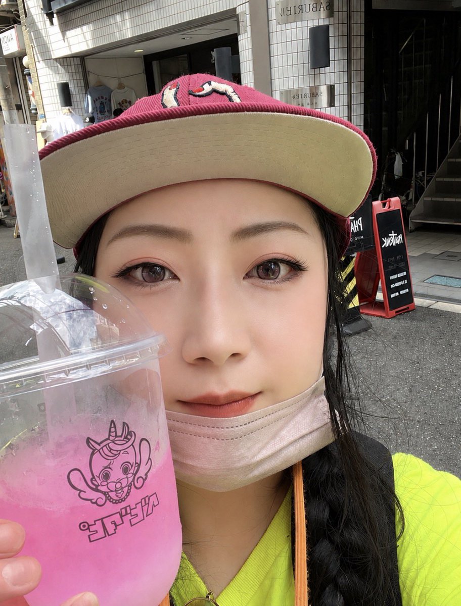 aaaaa0i's tweet photo. レベル33になりました〰️🧚‍♀️⋆✦

6日に初めてアメ村のベピタピ行って、道頓堀のかにまん食べて大満足◎

33歳も頑張りもす。復帰目標にしとるけど目眩が酷いからまずは治療頑張る💪 https://t.co/Bt9SE0tDcl