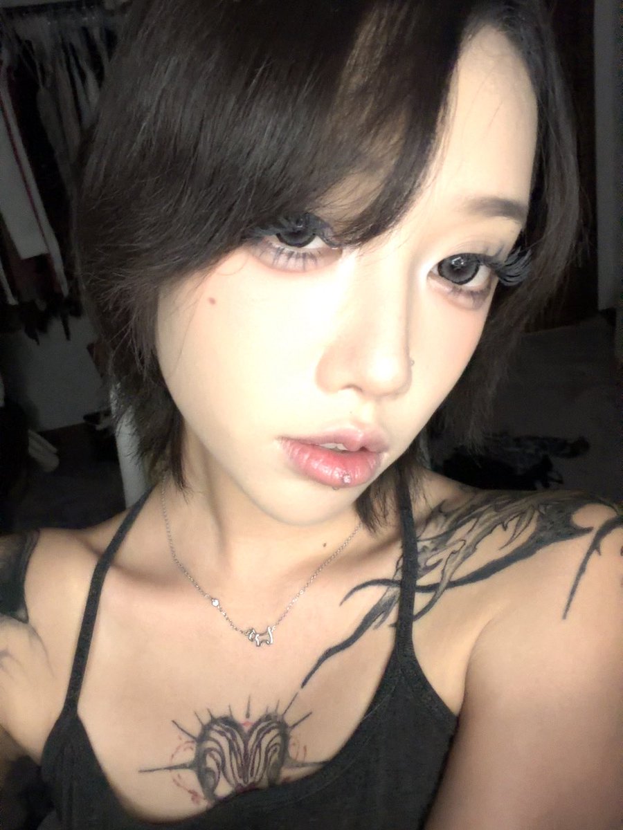 deer0Mmm's tweet photo. 一边倒 https://t.co/V8EJnyMXK1