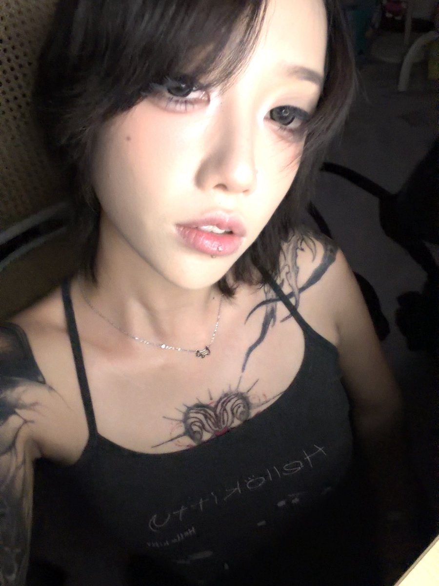 deer0Mmm's tweet photo. 一边倒 https://t.co/V8EJnyMXK1