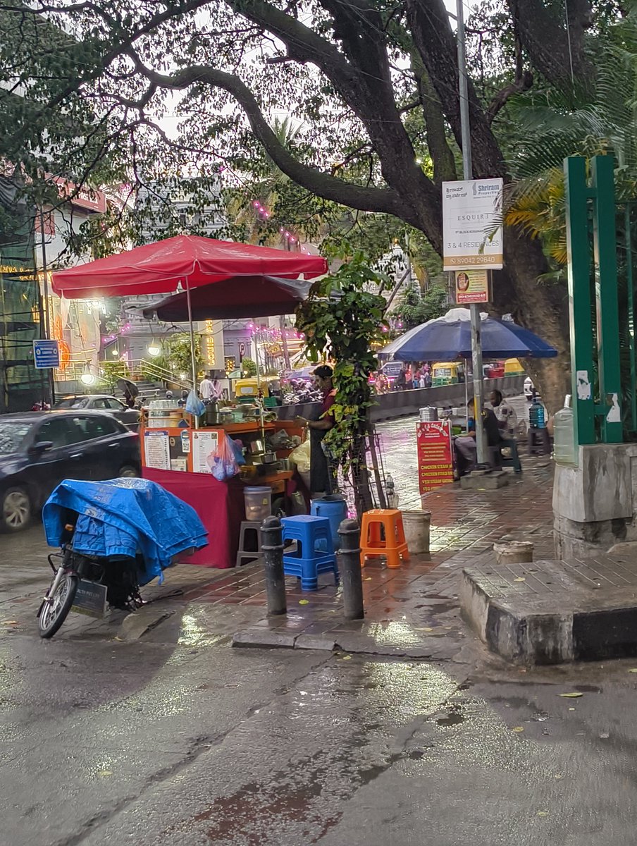 Shashank_gta's tweet photo. Dear  @GBA_office 

Kindly remove this hawkers present at footpath, very risky to walk on road because it's curved also any time accident can happen. 

Coconut, Chaat, Icecream are always there. Inconvenience caused to public.

Location: https://t.co/LtkuAOWw2m https://t.co/LJkPfXNFwr