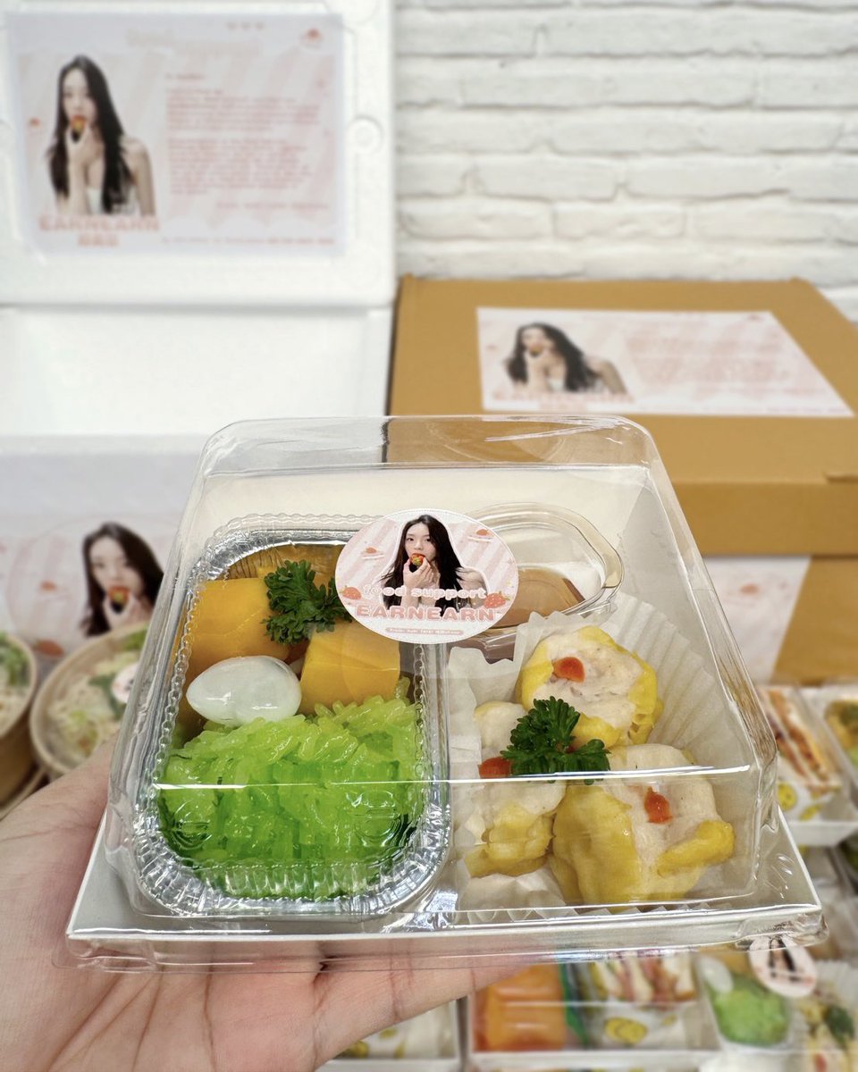 kringklong's tweet photo. Lovely Food Support for K.Earnearn ka. 🎁💕 Thank you so much to all interfans for having us! 🫶🏻
꒰ #earnearn | #EarnEarnfatima ꒱
☎️ Tel. 095-1244644
📱 Line. @Kringklong64
#foodsupport #kringklongfoodbox
#foodsupportศิลปิน #อาหารกล่อง https://t.co/eRZUqSwsth