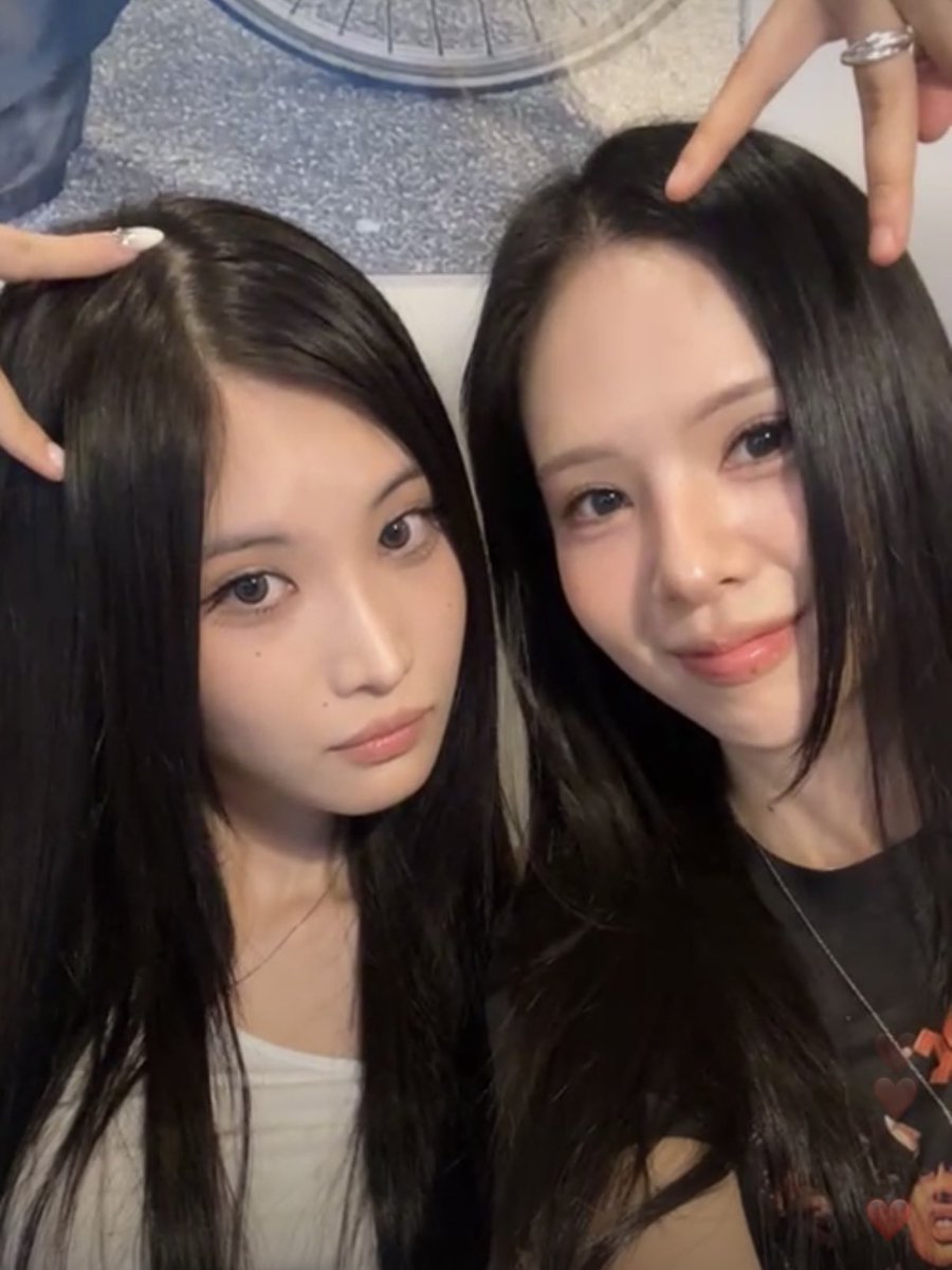 ___unzip's tweet photo. 희진은채 첫 라이부 진짜 귀여워따 https://t.co/YLDVCdPuHt