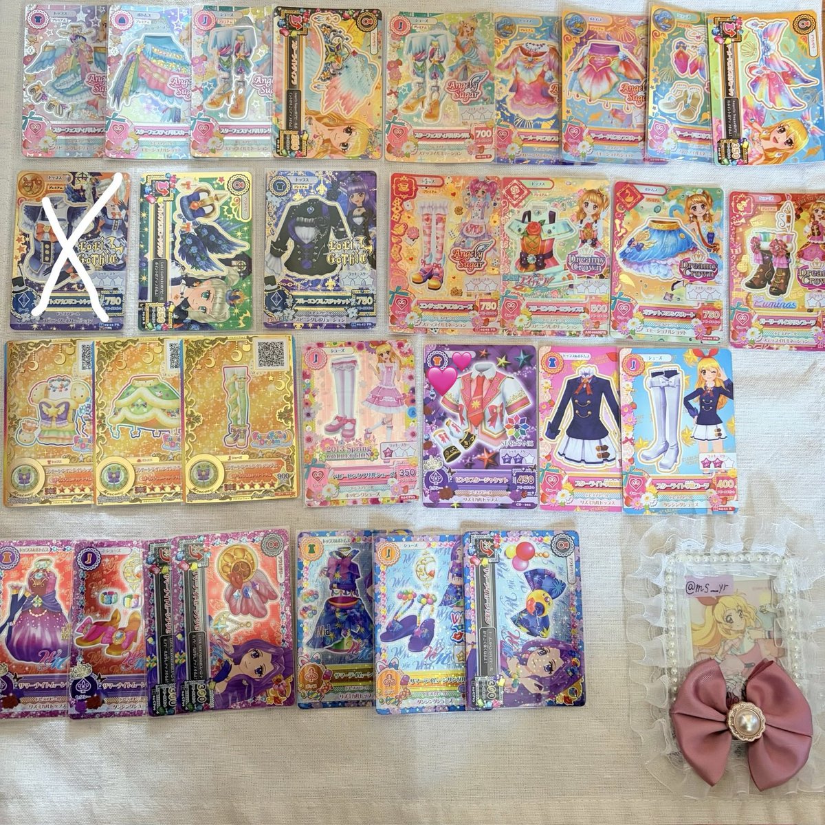 hechoaikatsu's tweet photo. @ms___yr 初めまして、お声掛けありがとうございます。画像お借りしまして💕のカードを求めております。お譲り済みのものもございまして、現在3枚目のもののみお譲り可能です。下段のものは状態が悪いです。ご検討よろしくお願いいたします。 https://t.co/hDpf7stYZS
