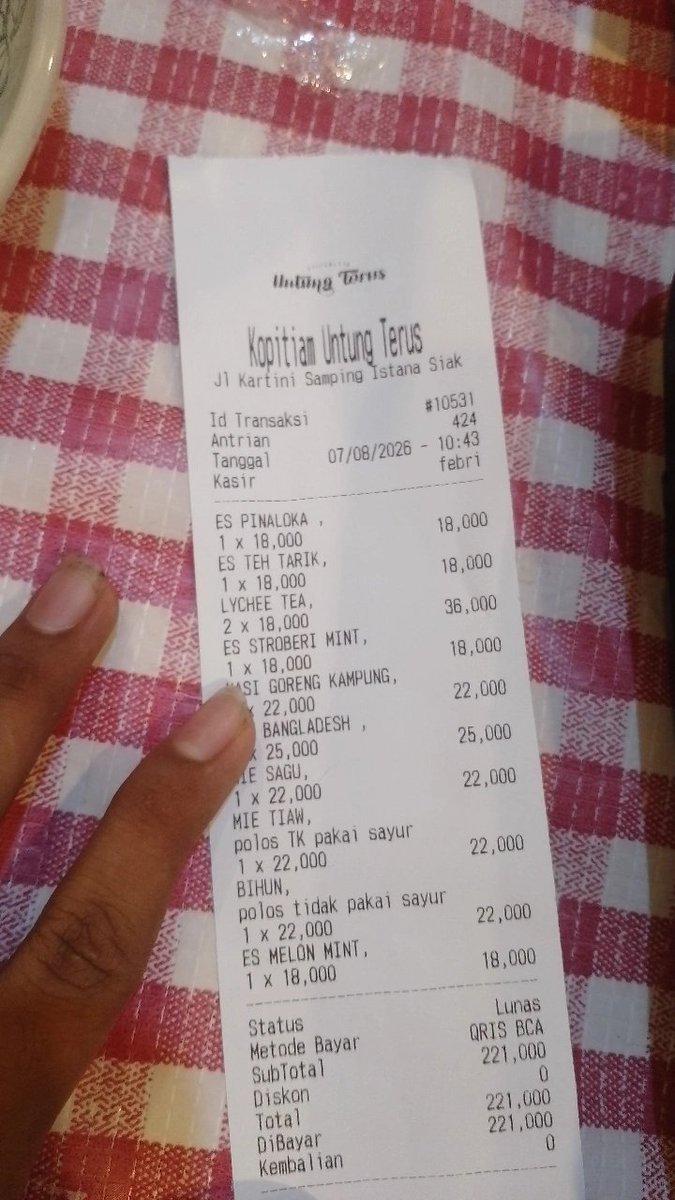 Abdurroh1m_'s tweet photo. Walaupun udh tamat ,kadang kadang Masi sering kumpul sama walas lama dan dia orang nya baik bgt setiap ngumpul pasti di traktir ini cuman 6 orang ya #cafe #hiree #traktir #walas https://t.co/oHH8CPGY9L