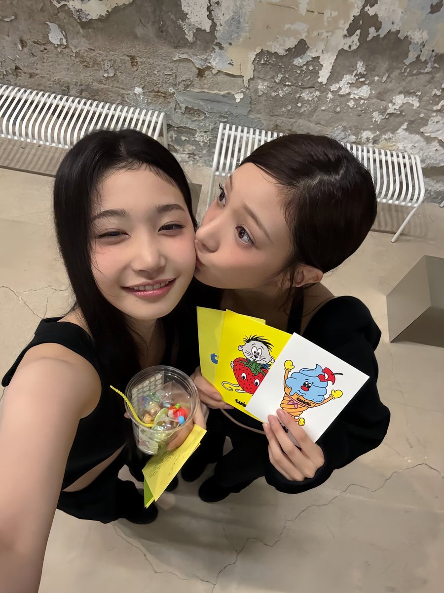 SAKIGLOBAL's tweet photo. [100826]
SNS insta update w/ #JIA and #SEOYEON
⠀⠀⣠⣤⣤⣄⣀⣾⣿⠟⠛⠻⢿⣷⠀
⢰⣿⡿⠛⠙⠻⣿⣿⠁⠀⠀⠀⢸⣿⡇
⢿⣿⣇⠀⠀⠀⠈⠏⠀⠀⠀⠀⣼⣿⠀
⠀⠻⣿⣷⣦⣤⣀⠀⠀⠀⠀⣾⡿⠃⠀
⠀⠀⠀⠀⠉⠉⠻⣿⣄⣴⣿⠟⠀⠀⠀
⠀⠀⠀⠀⠀⠀⠀⣿⡿⠟⠁⠀⠀⠀⠀

#TUIDE #튜이드 #사키 https://t.co/3HIdCtlTFv
