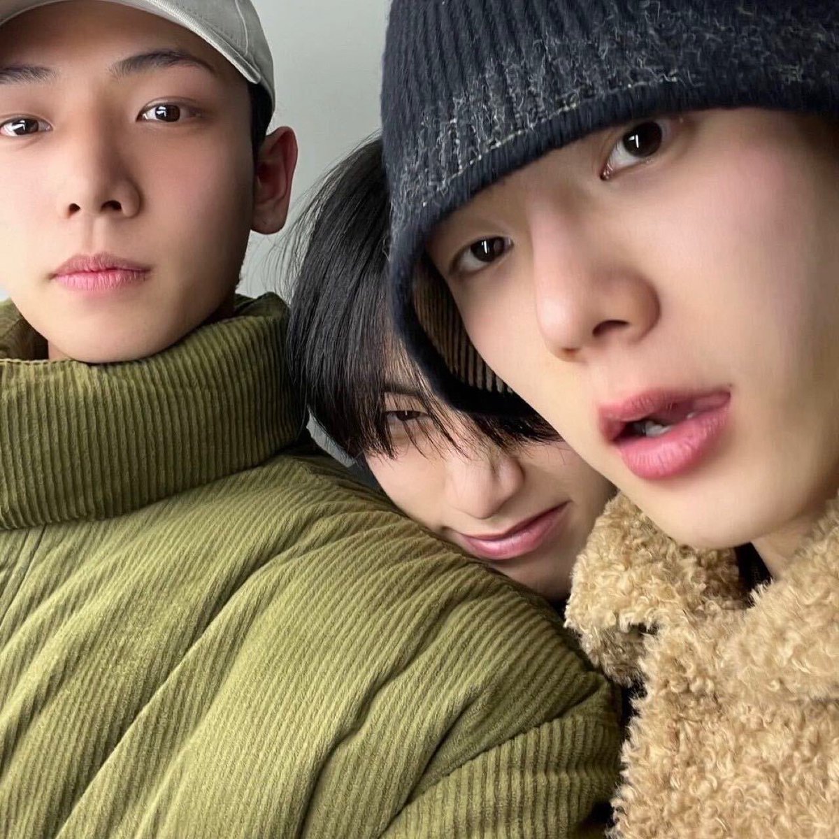 iwaspumpkin's tweet photo. 21살 박성호 명재현
20살 한동민 https://t.co/Ufg3KNq7kK