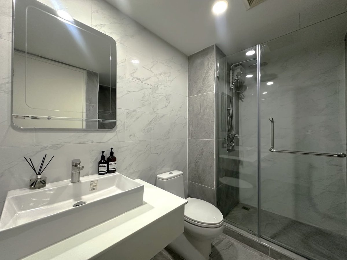 Asset_Internal's tweet photo. Voque Sukhumvit 16 
 ใกล้ BTS อโศก 
ชั้น 2 ตึก B เนื้อที่ 47.5 ตารางเมตร

💵 ราคาขาย 3,790,000 บาท
--------------------------
📲 สอบถามเพิ่มเติม นัดชมสถานที่
🟢 Line : nanashoes
📞 tel. 095-703-6356 (นา) Sales Manager https://t.co/8fcYhgAICH