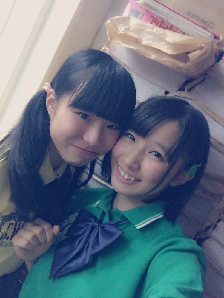 _37chan's tweet photo. ぶき誕㊗️おめでと㊗️
10年前の2人、あまりにも赤ちゃんでかわいい👶🏻🍼🥣💖🎀🧸
ちなみに去年ご飯いこって言ったまま返事来てないです㌔ご飯いこ
@8ktbk_hrk10 https://t.co/VgRo5V5gP0