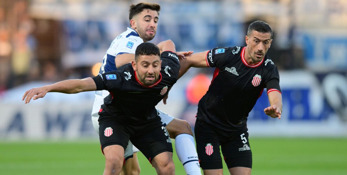 LoboEsta22's tweet photo. #CGE #GELP TRIUNFO EN EL BOSQUE ✅ Por la #F04 Gimnasia le ganó 2-0 a Barracas Central con goles de A. Colazo y F. Torres ► https://t.co/D3deblI9R8 https://t.co/HXLFbLmFnO