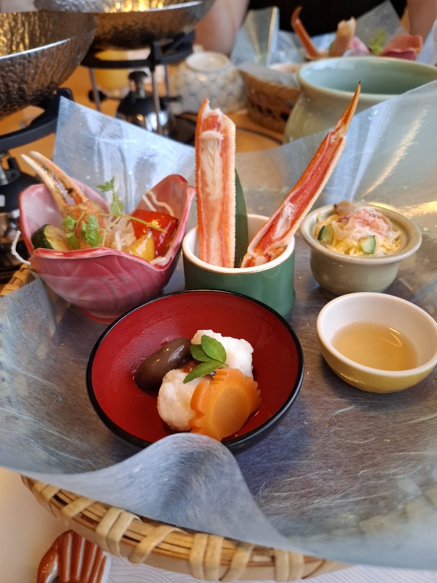 kadowaki888's tweet photo. と～れとれ、ぴーちぴち、かに料理ぃ～。
お盆のお食事会。
いつも、いつでも美味しい！！
#かに道楽 https://t.co/LxSlXqfpbu