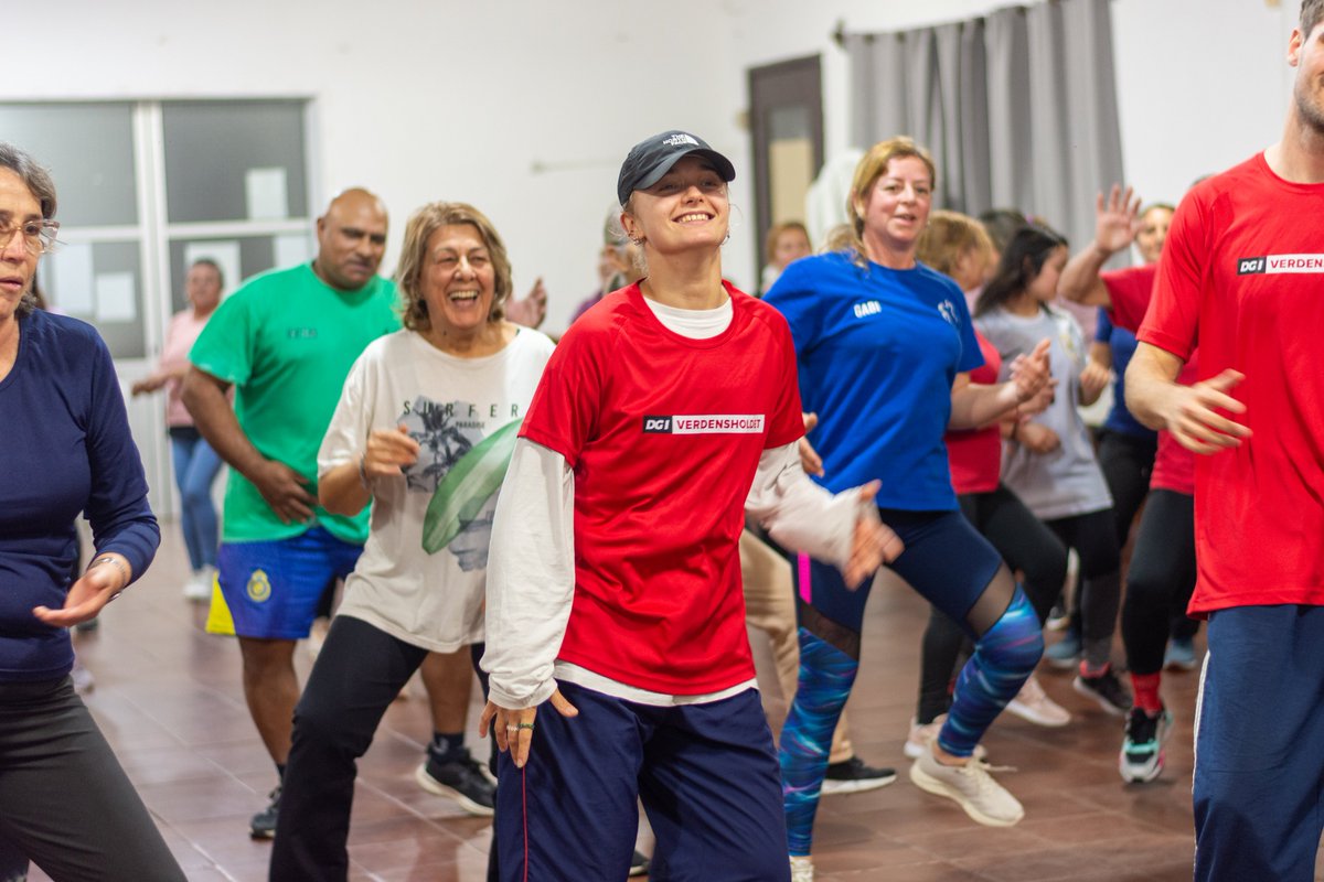 IdTacuarembo's tweet photo. 🤸♀️🇩🇰 Tacuarembó recibió a dos instructores de la selección de gimnasia artística de Dinamarca.
Los visitantes compartieron conocimientos y experiencias con los grupos de los Centros de Barrio N.º 2 y N.º 6.
#IDT #Deportes https://t.co/NeOPHZbpft
