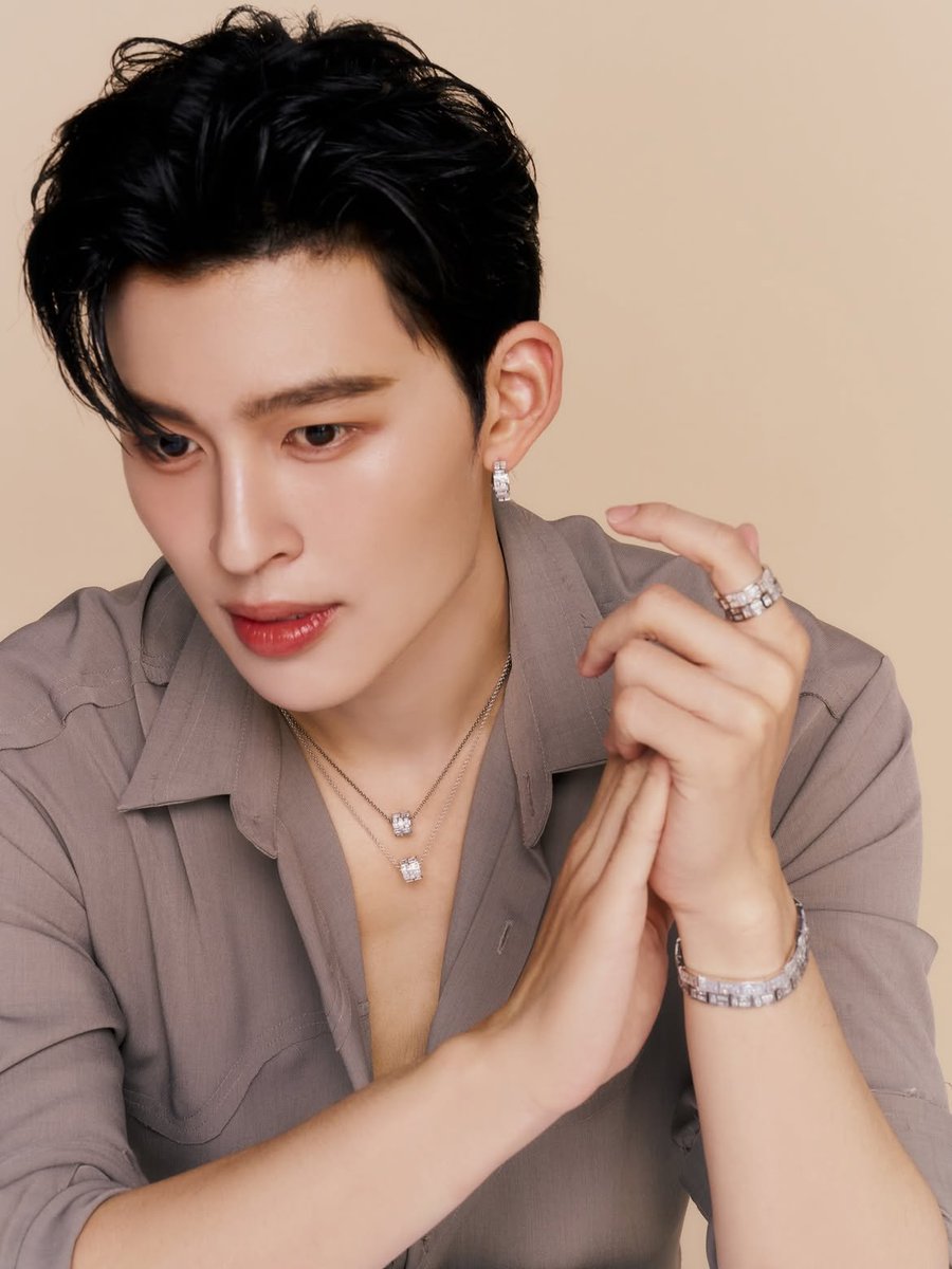 imyoursyess's tweet photo. I swear to God, this is seriously shaking my sanity 🫂😭 https://t.co/uHwjQksV38