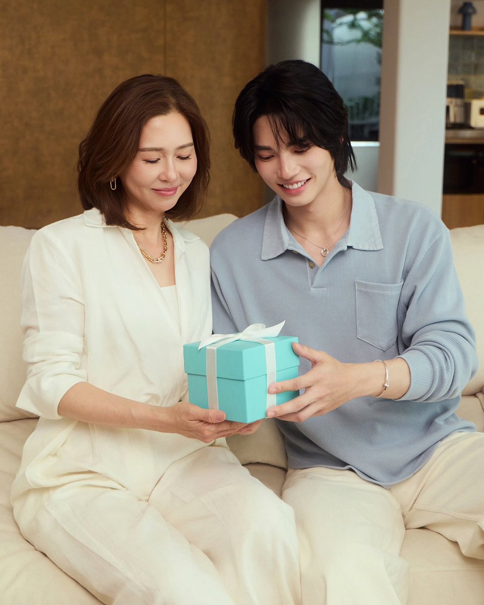 matcharoong's tweet photo. This is what super genes looks like😭😭😭✨️

#TiffanyAndCo
#TiffanyAndCoxWIN 
#winmetawin @winmetawin https://t.co/ETQM0t5ld0